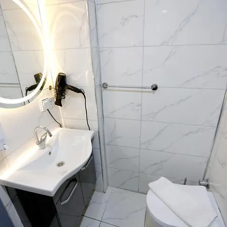 Sara Suit Aparthotel *
