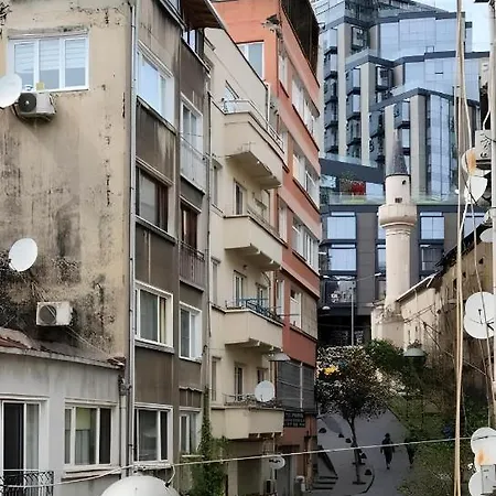 In The Heart Of Taksim Apartment *