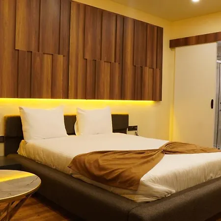 Amber Palace Hotel 4*