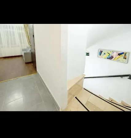 3 Floor Old 1 Apartment Istanbul