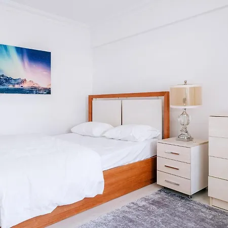 Apartment Charming Flat W Balcony Jacuzzi In Sisli