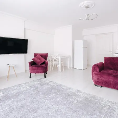 Charming Flat W Balcony Jacuzzi In Sisli