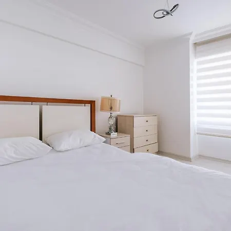 Charming Flat W Balcony Jacuzzi In Sisli Apartment *
