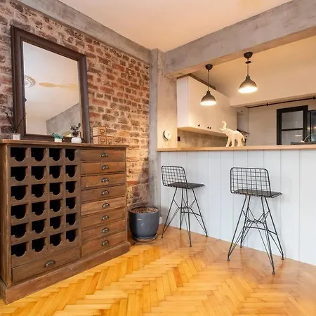 Apartment Cosy Studio With Garden Balcony *