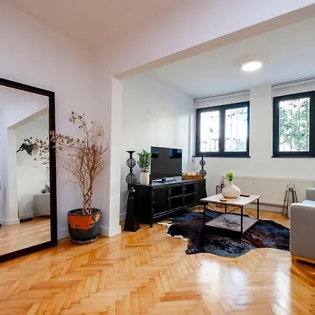 Cosy Studio With Garden Balcony Istanbul