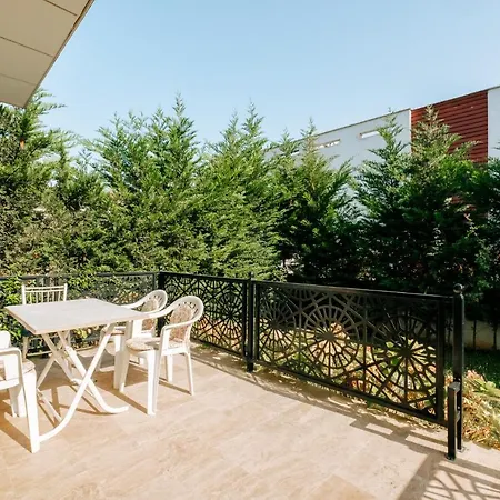 Chic W Pool Garden Fireplace In Sile