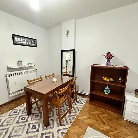 Apartment Taksim Cihangir'de 2+1 *