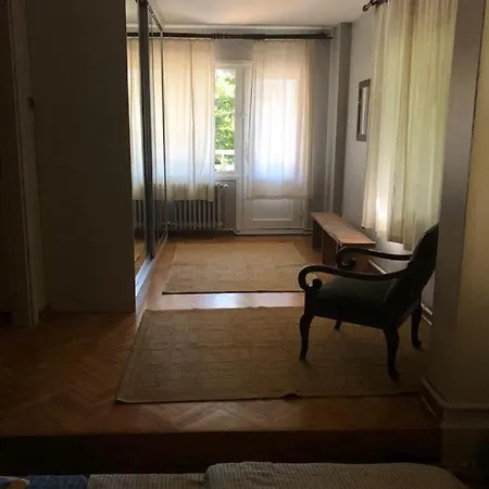Charming Flat W Balcony In Besiktas *