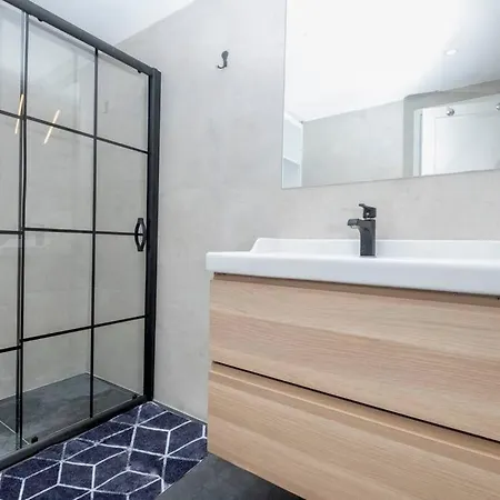 Stylishly Decorated Fourlex House Apartment