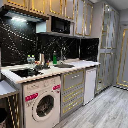 Taksim Larissa *
