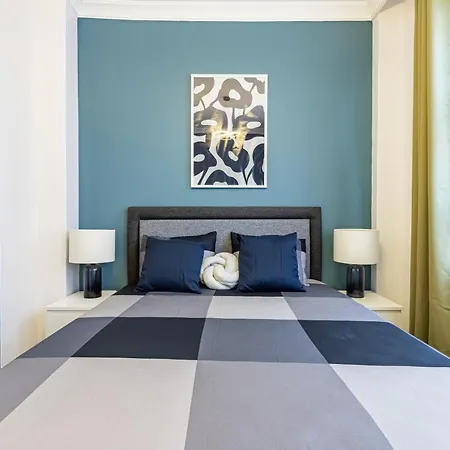 Apartment Red Suites Balat - Orange And Blue