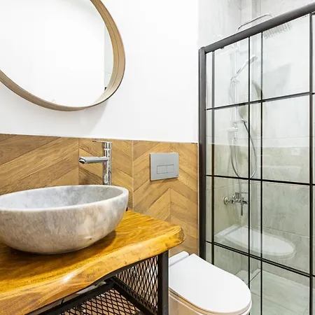 Red Suites Balat - Orange And Blue Apartment *