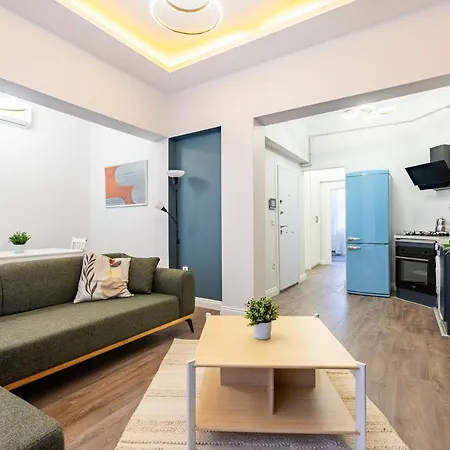 Red Suites Balat - Orange And Blue Estambul