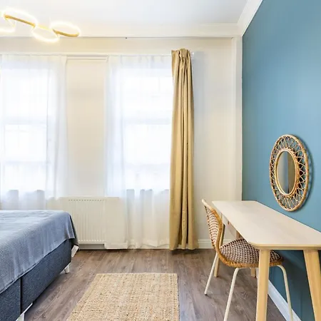 Apartment Red Suites Balat - Orange And Blue *