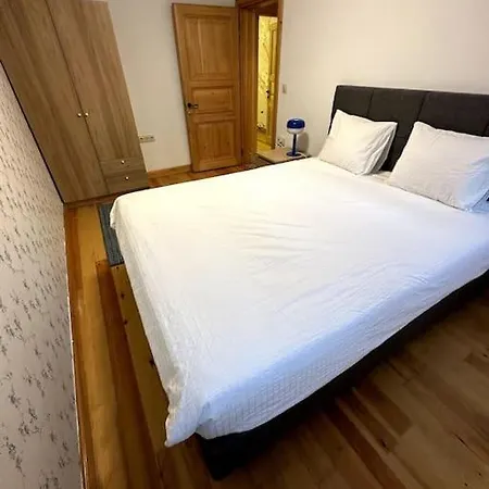 Bebek Apt 1 Min Walk To Beach *