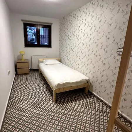 Bebek Apt 1 Min Walk To Beach Daire