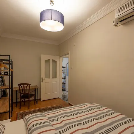 Apartament In The Centre Of Taksim And Galataport 3 Bedrooms In Stambuł