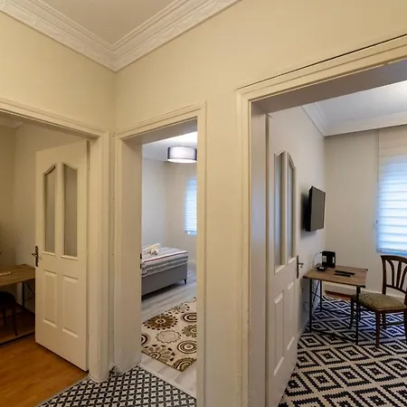 In The Centre Of Taksim And Galataport 3 Bedrooms In Apartament