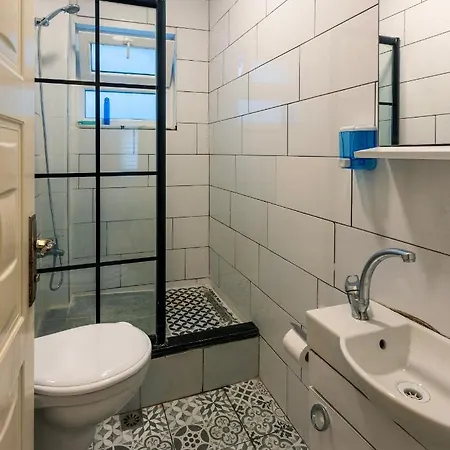 In The Center Of Taksim And Galataport 3 Bedrooms And 1 Living In Apartment Istanbul