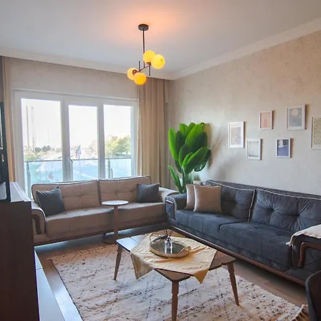 Charming 3bdr In The Heart Of Halkal Merkez Apartment