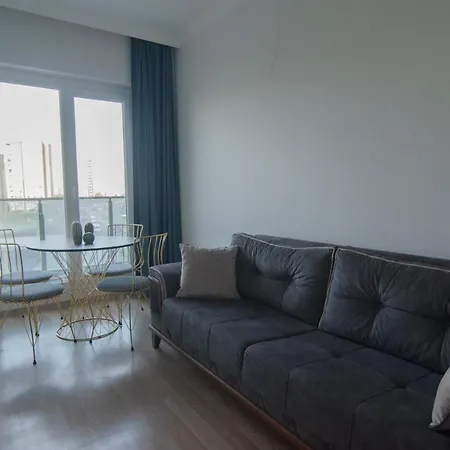 Charming 3bdr In The Heart Of Halkal Merkez Apartment