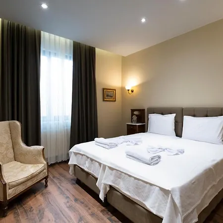 Apartment Level Suites - 104