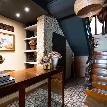 Apartment Level Suites - 104 *