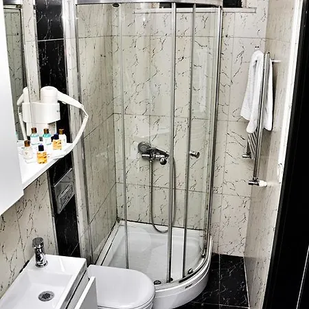 Hotel Monarch 3*