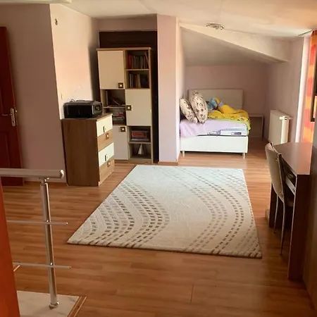 In Bahcelievler Hostel