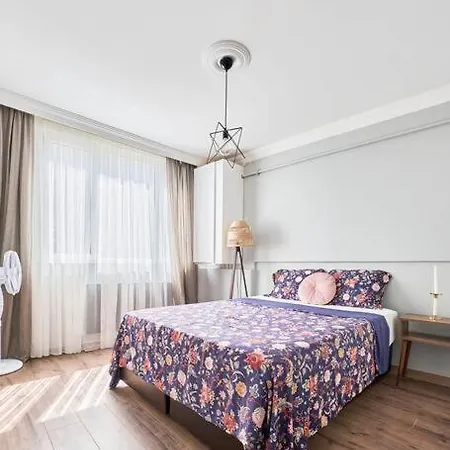 A Flat In The Center With Terrace Apartment *
