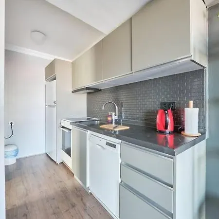 A Flat In The Center With Terrace Apartment *