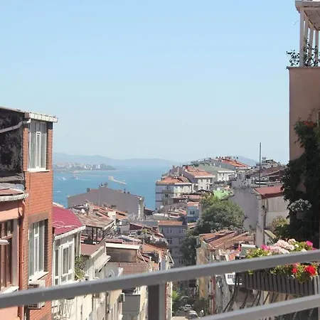 A Flat In The Center With Terrace Apartment Istanbul