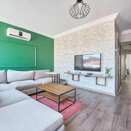 A Flat In The Center With Terrace Apartment