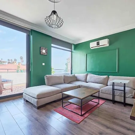 Apartment A Flat In The Center With Terrace Istanbul