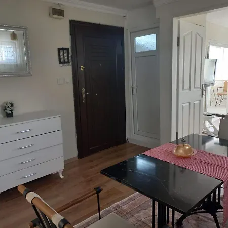Megara Apart Apartment