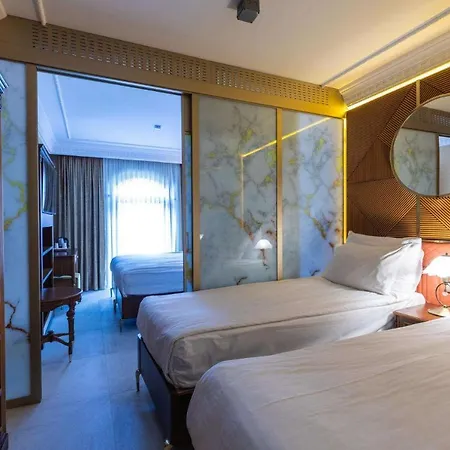 Hotel Wyndham Old 5*