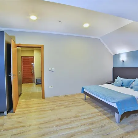 Szálloda The Hera Premium 4*