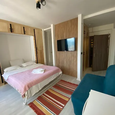 Hotel Hub Flats 4*
