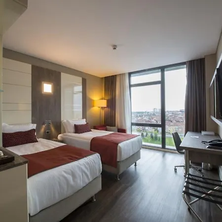 Ramada Encore Bayrampasa 4*