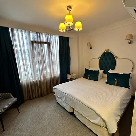 Hotel Aly Port 3*