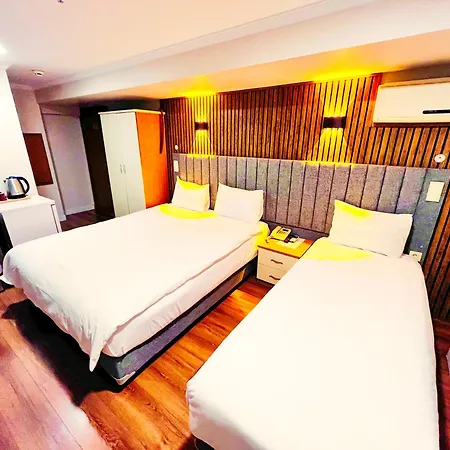 Hotel Naila 2*