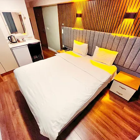 Naila Istanbul
