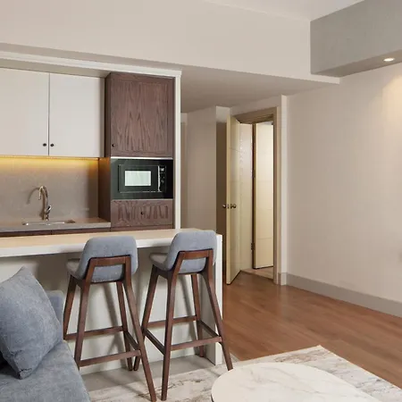 Delta By Marriott West מלון