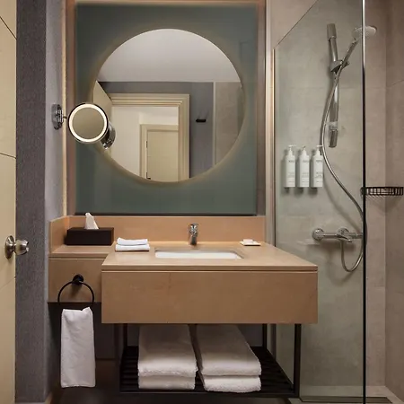 Delta By Marriott West Hotel 5*
