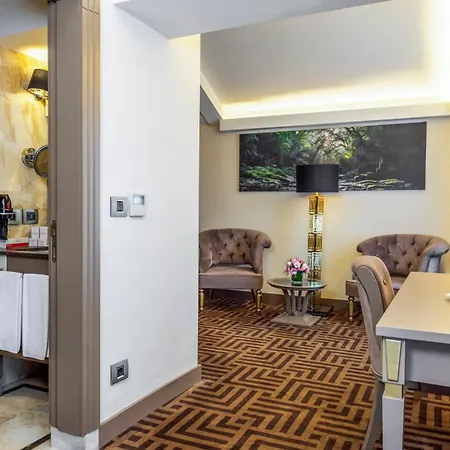 Ramada By Wyndham Istanbul Golden Horn 4*