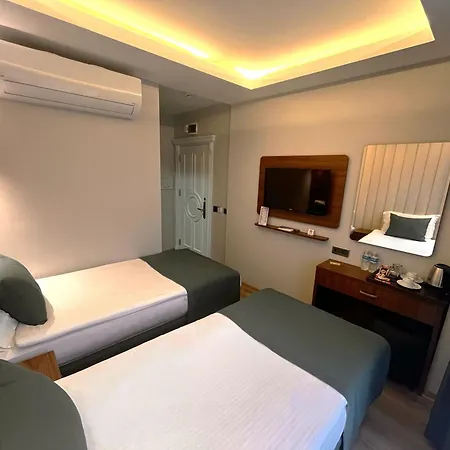 Black Tulip Hotel 4*