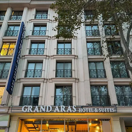 Grand Aras &