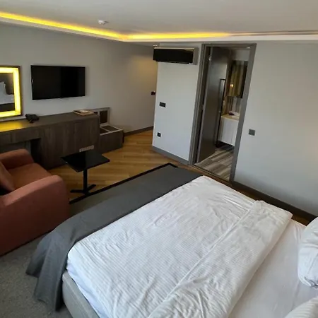 The Capital 2*