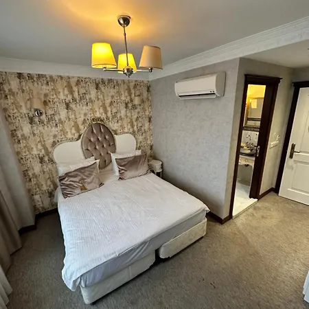 Hotel Aly Port 3*
