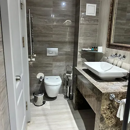Aly Port Hotel 3*